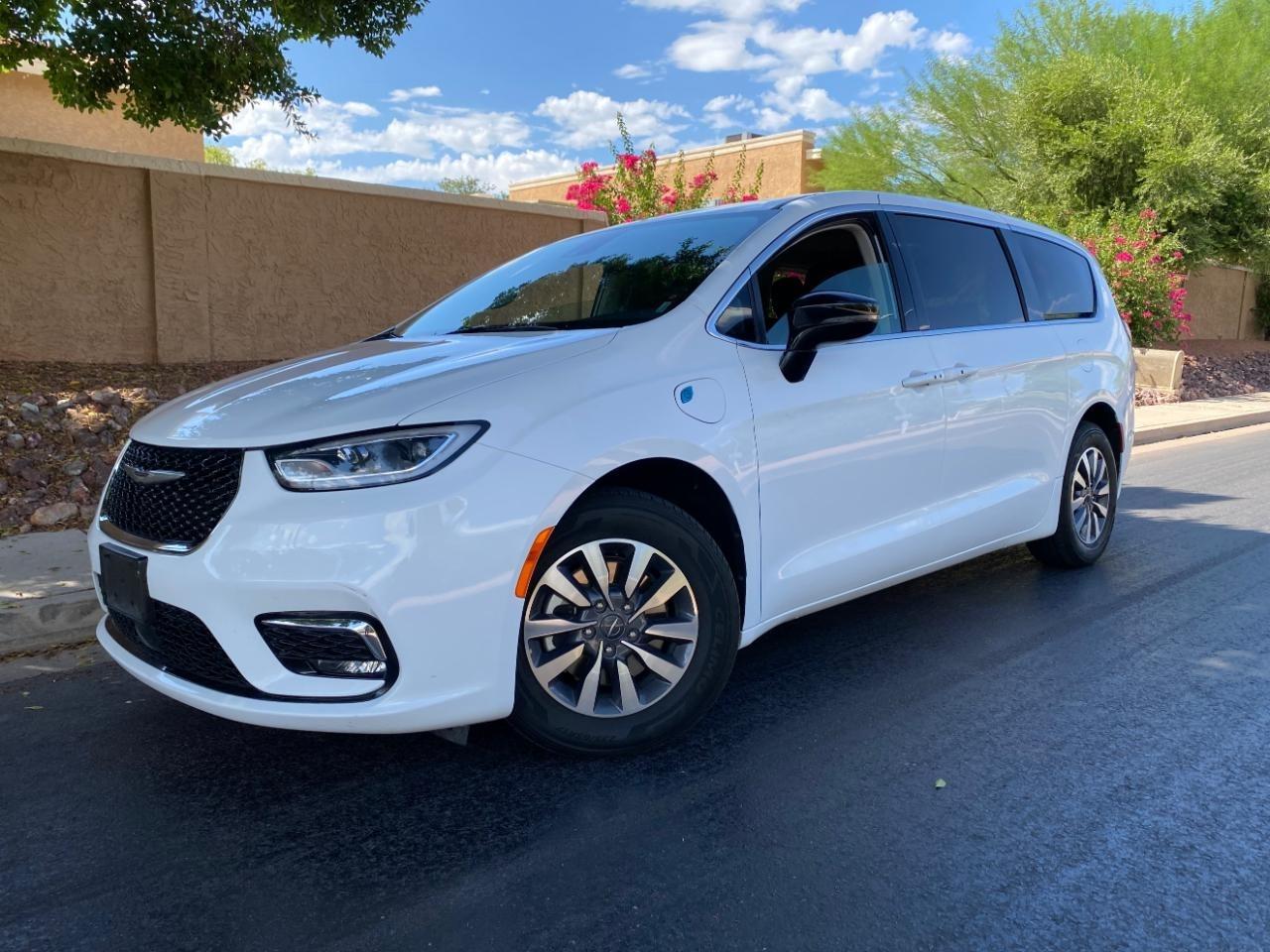 Chrysler Pacifica Hybrid Select 2024