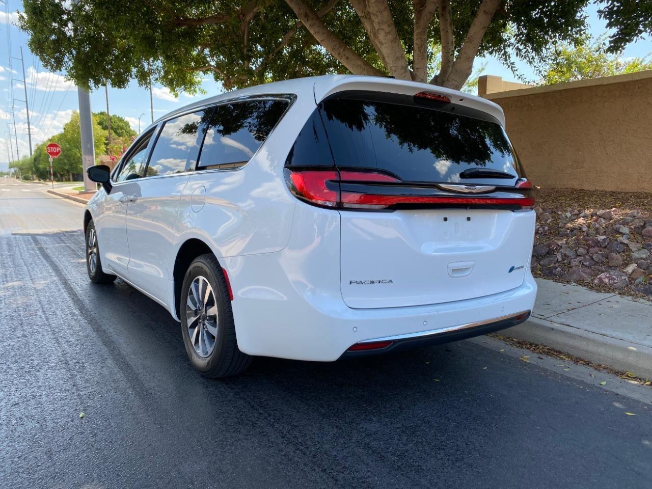 Chrysler Pacifica Hybrid Select 2024