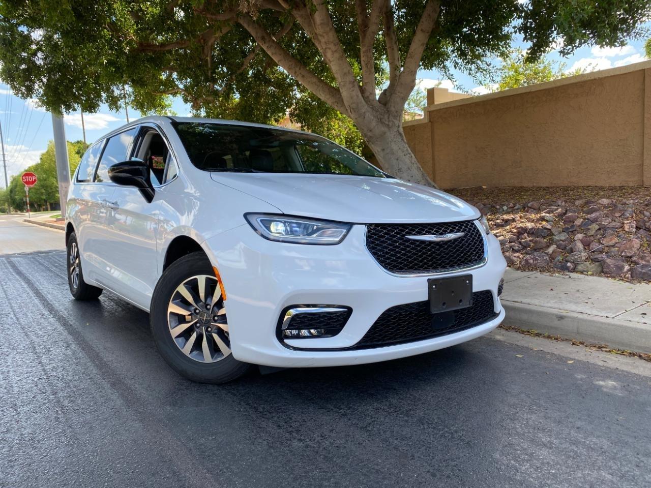 Chrysler Pacifica Hybrid Select 2024