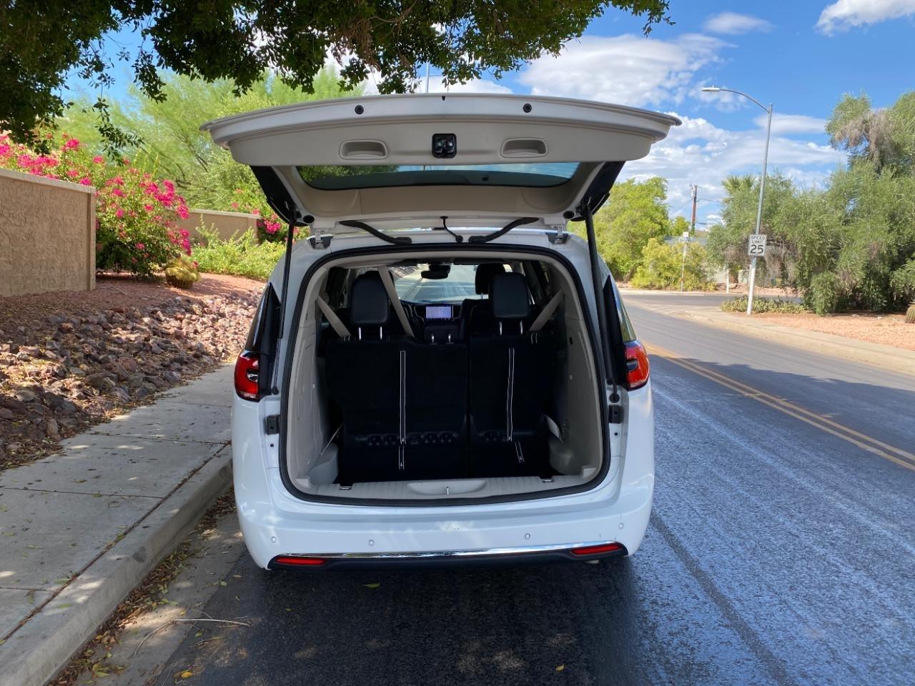 Chrysler Pacifica Hybrid Select 2024
