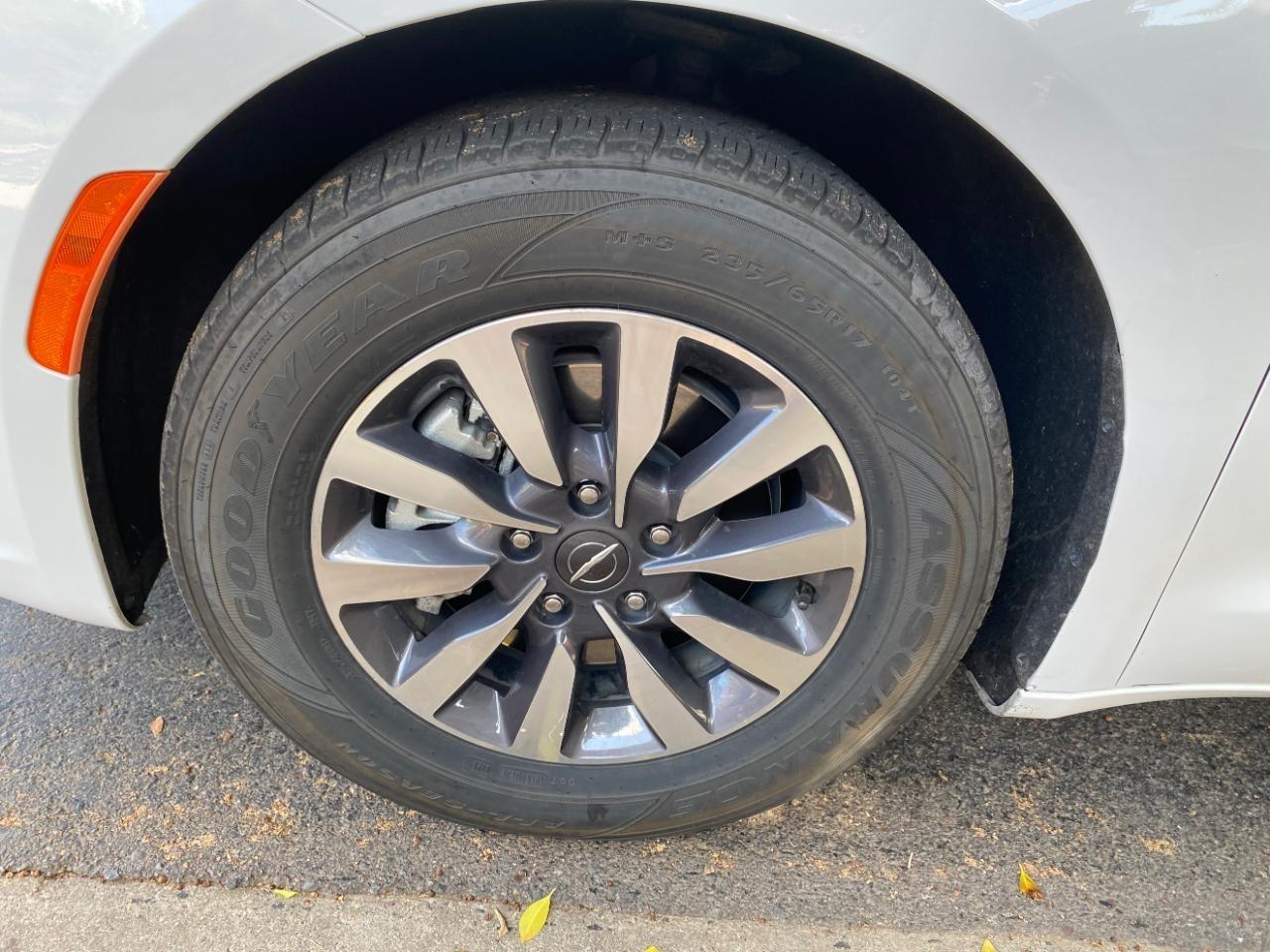 Chrysler Pacifica Hybrid Select 2024