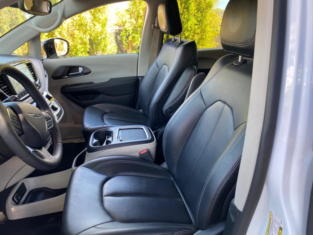 Chrysler Pacifica Hybrid Select 2024
