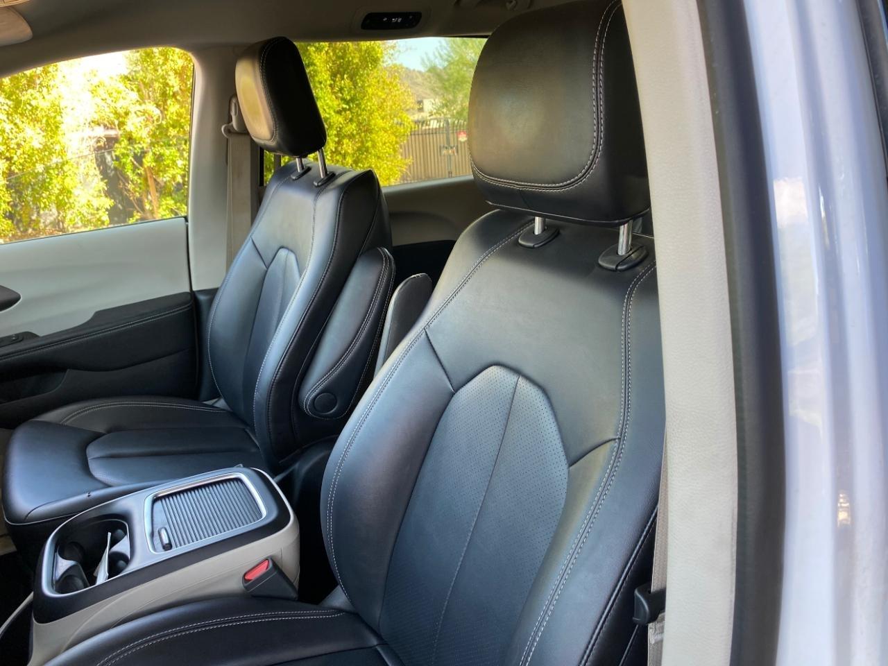 Chrysler Pacifica Hybrid Select 2024