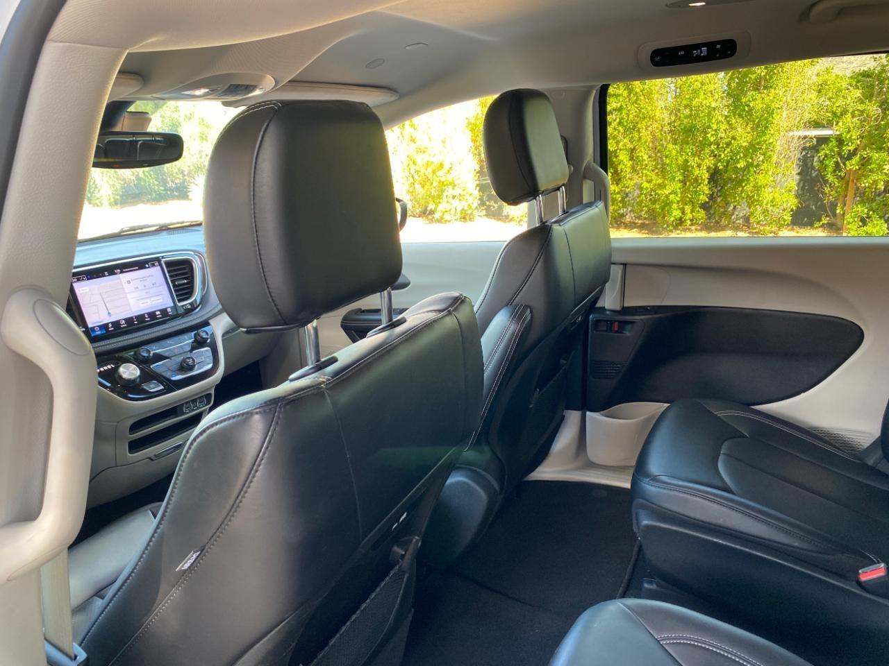 Chrysler Pacifica Hybrid Select 2024
