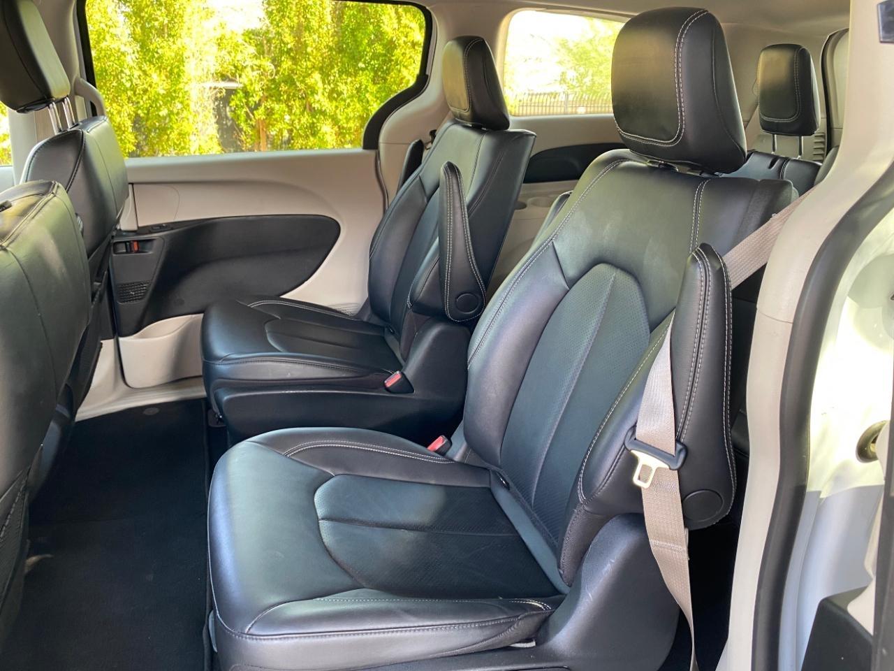 Chrysler Pacifica Hybrid Select 2024