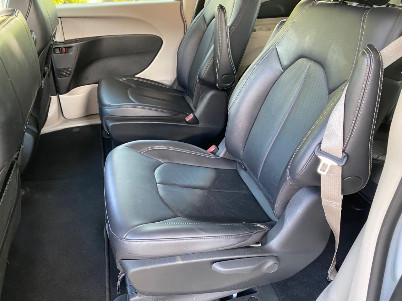 Chrysler Pacifica Hybrid Select 2024
