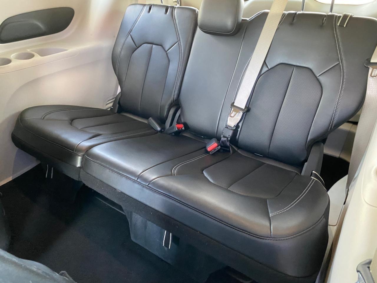 Chrysler Pacifica Hybrid Select 2024