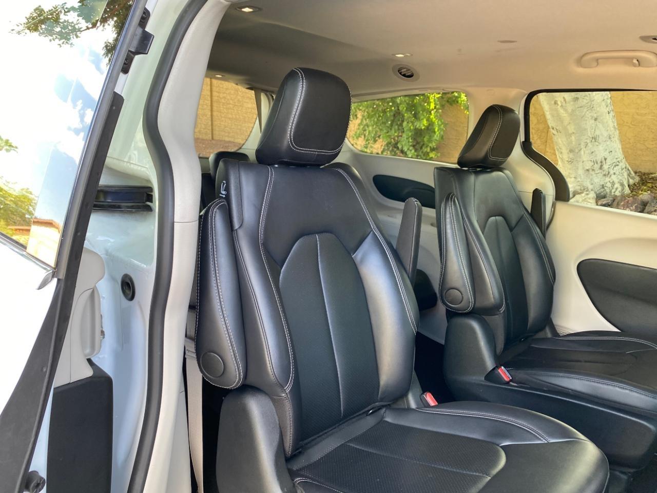 Chrysler Pacifica Hybrid Select 2024