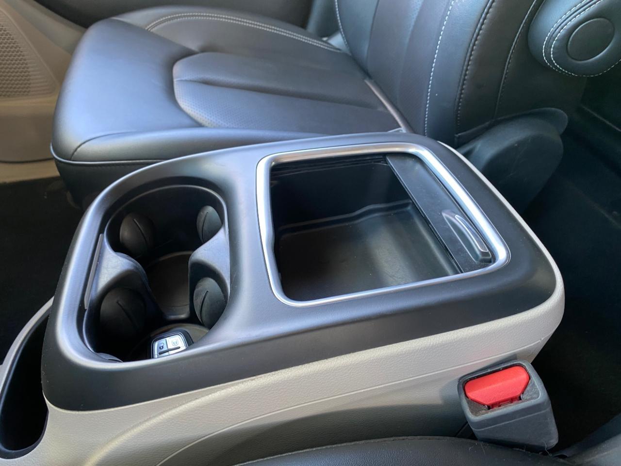 Chrysler Pacifica Hybrid Select 2024