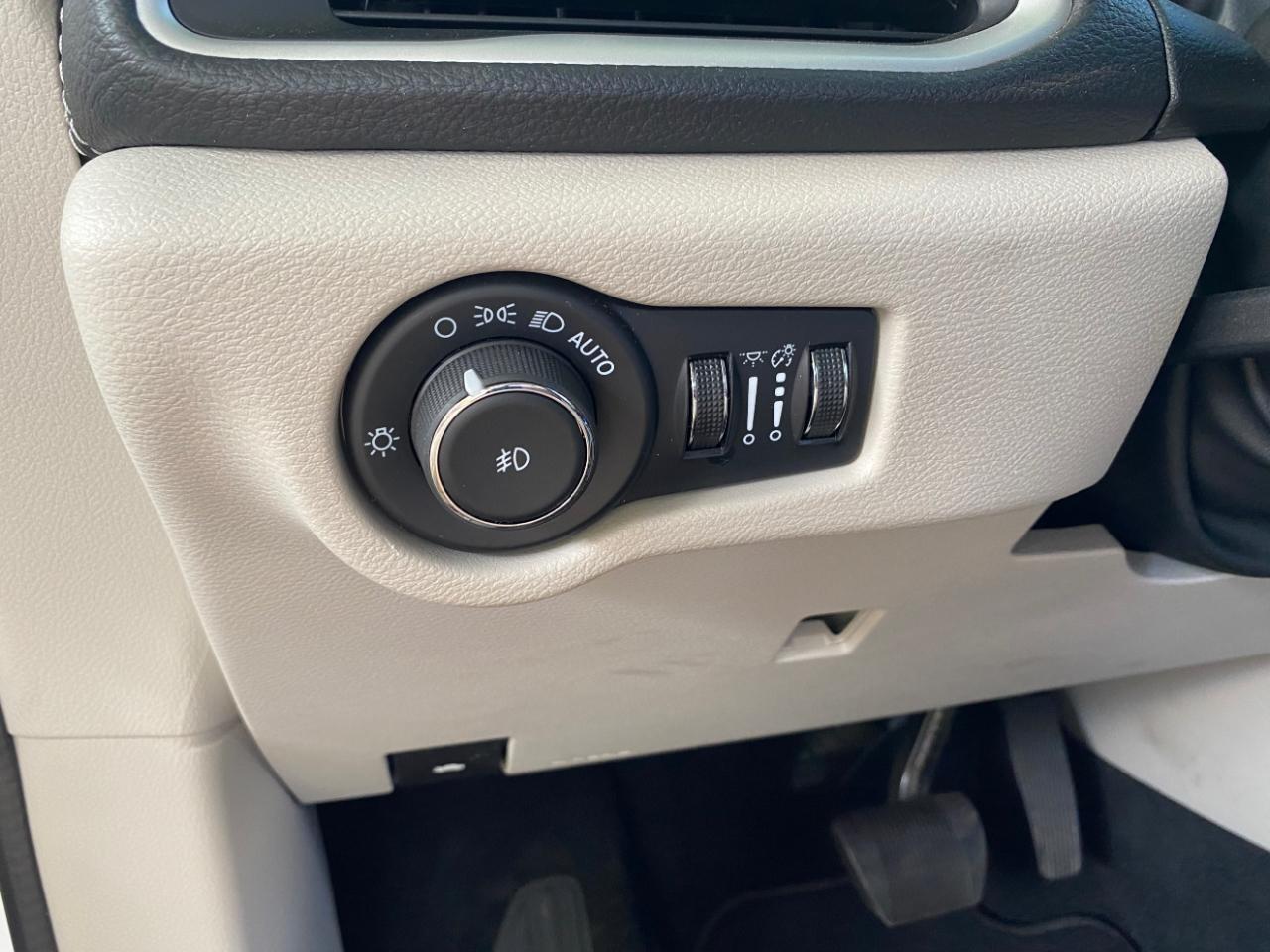 Chrysler Pacifica Hybrid Select 2024
