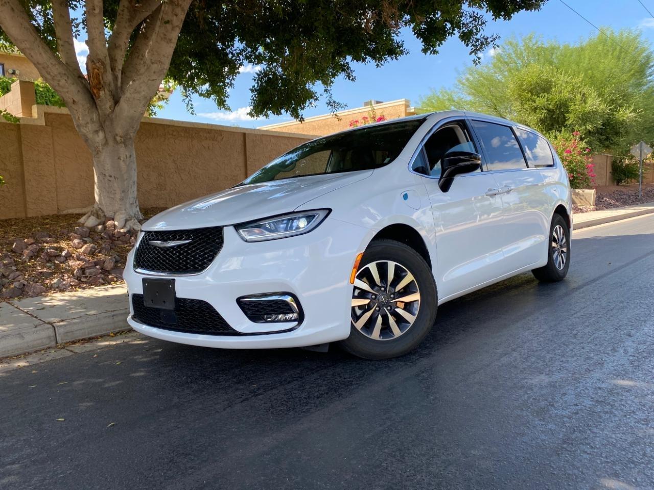 Chrysler Pacifica Hybrid Select 2024