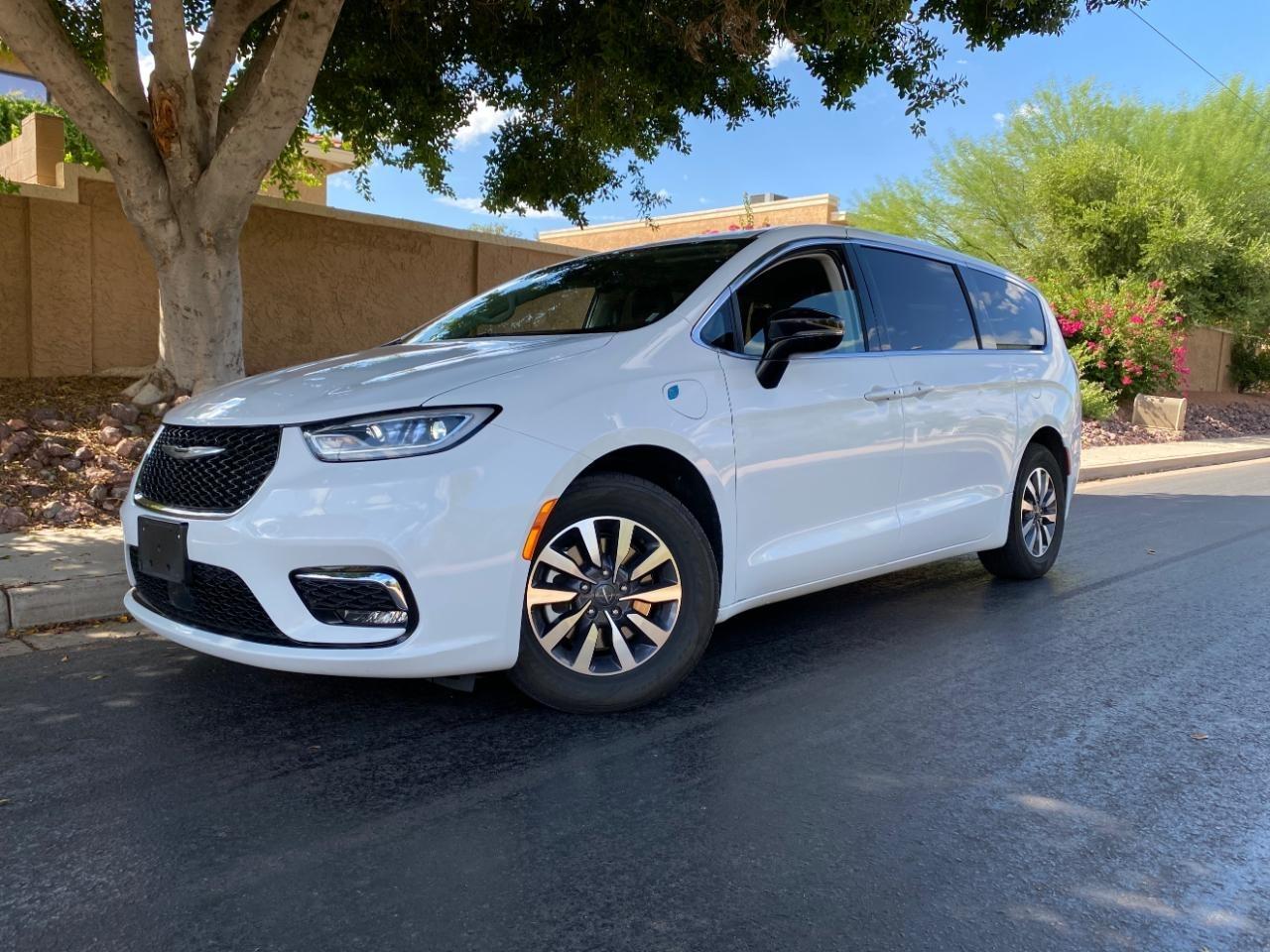 Chrysler Pacifica Hybrid Select 2024
