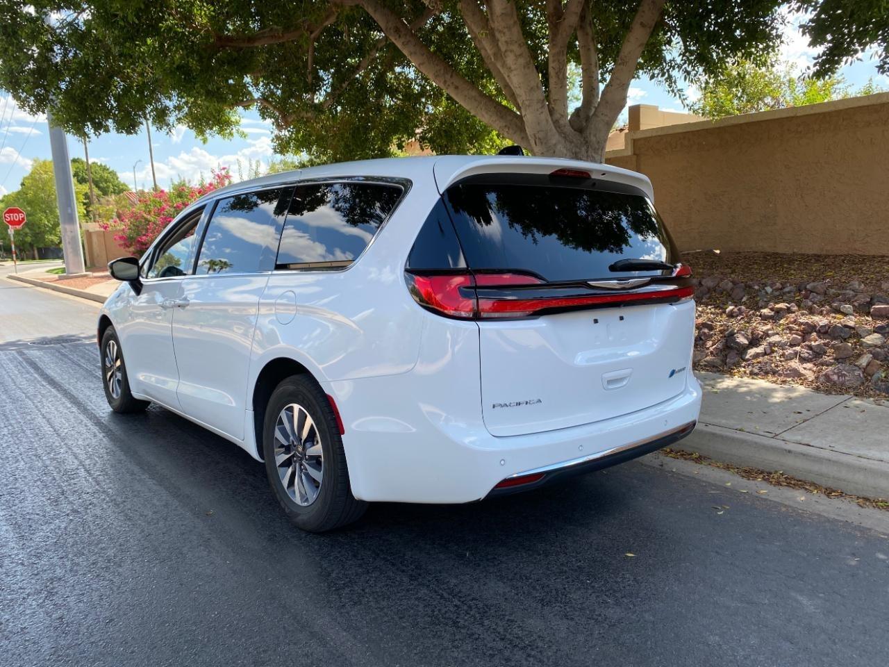 Chrysler Pacifica Hybrid Select 2024