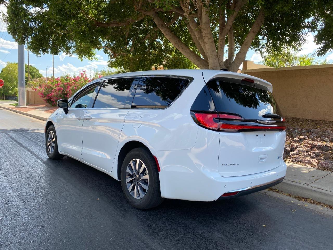 Chrysler Pacifica Hybrid Select 2024
