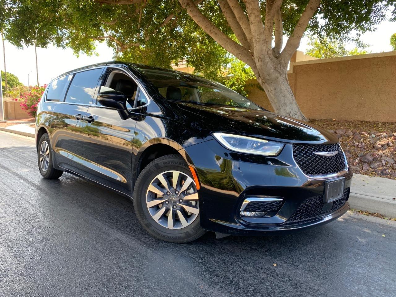 2024 Chrysler Pacifica Hybrid Select