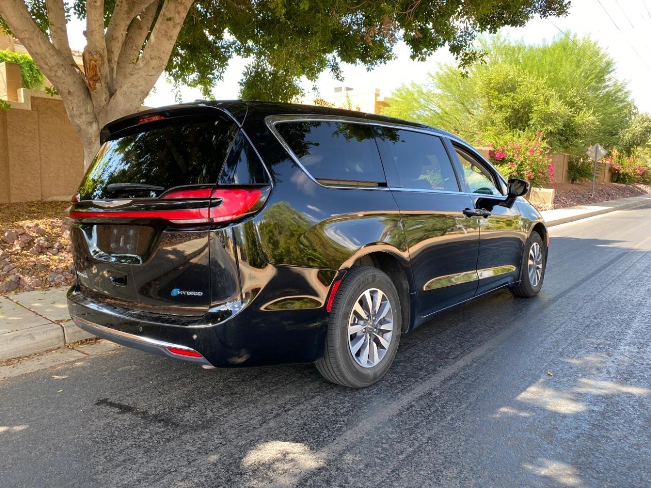 Chrysler Pacifica Hybrid Select 2024