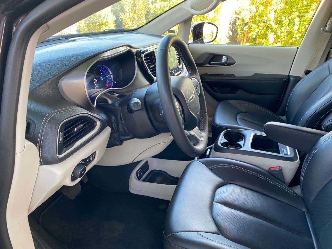 Chrysler Pacifica Hybrid Select 2024