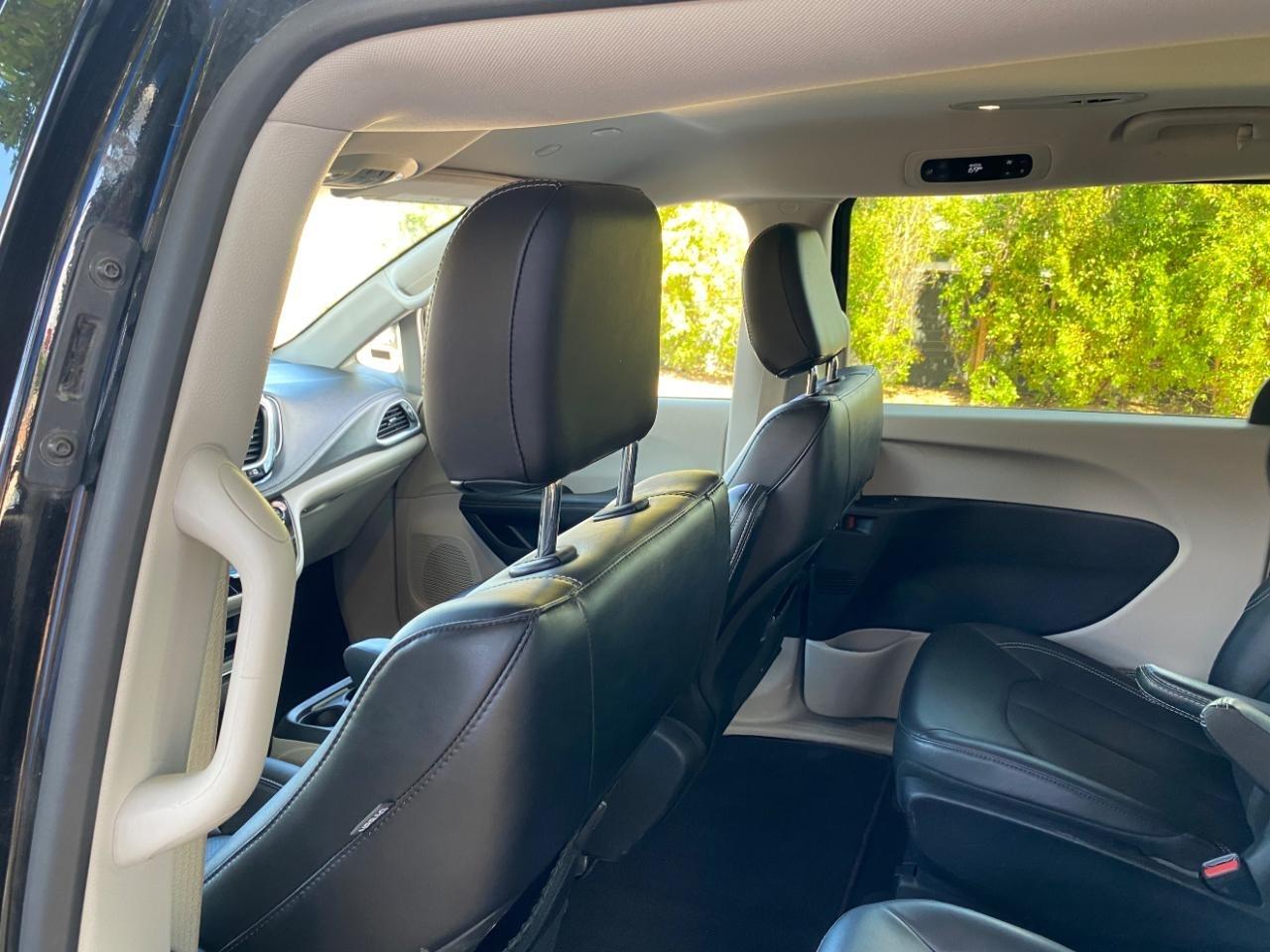 Chrysler Pacifica Hybrid Select 2024