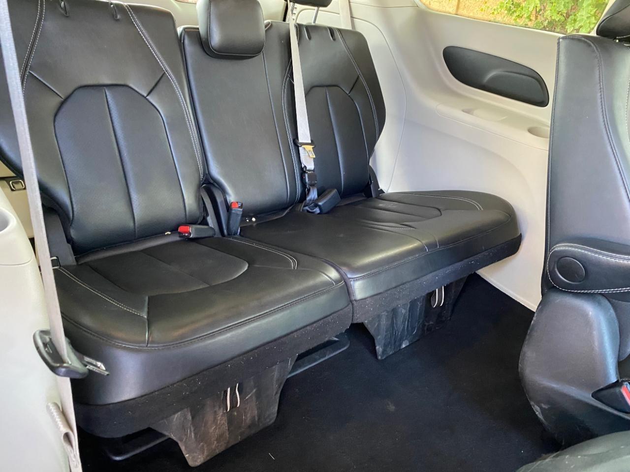 Chrysler Pacifica Hybrid Select 2024