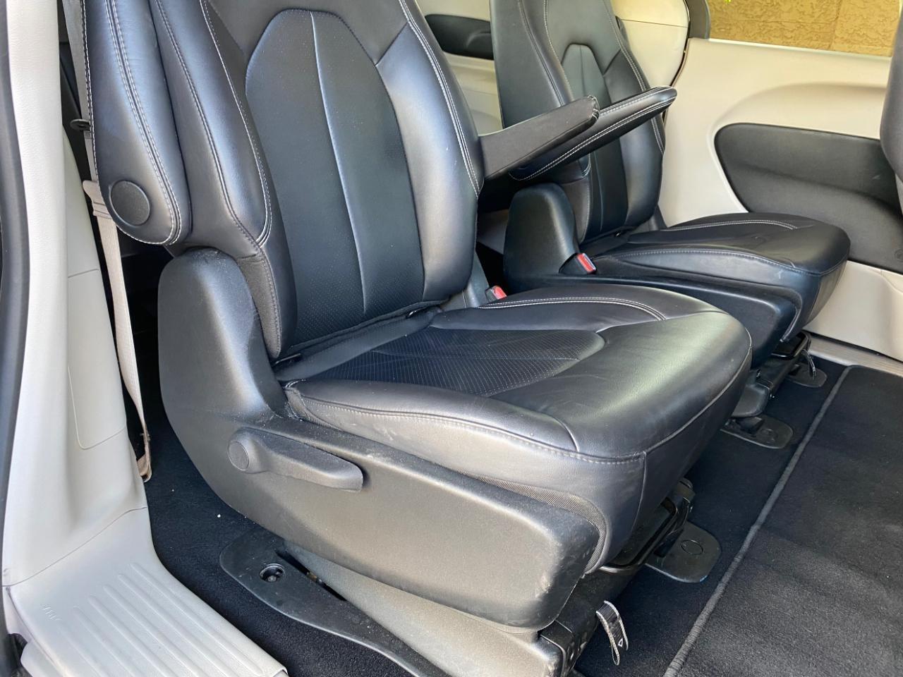 Chrysler Pacifica Hybrid Select 2024