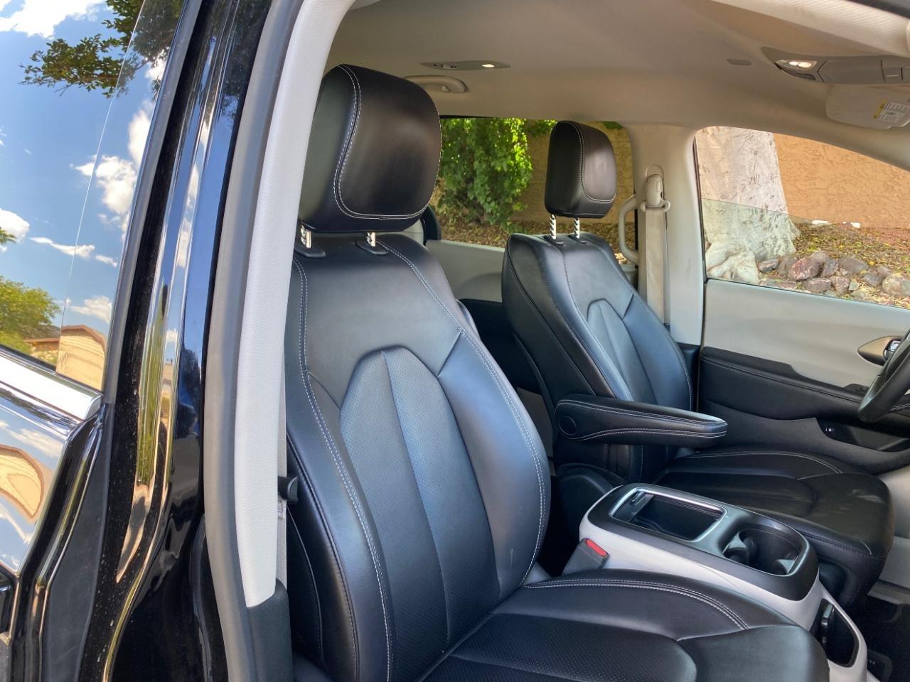 Chrysler Pacifica Hybrid Select 2024
