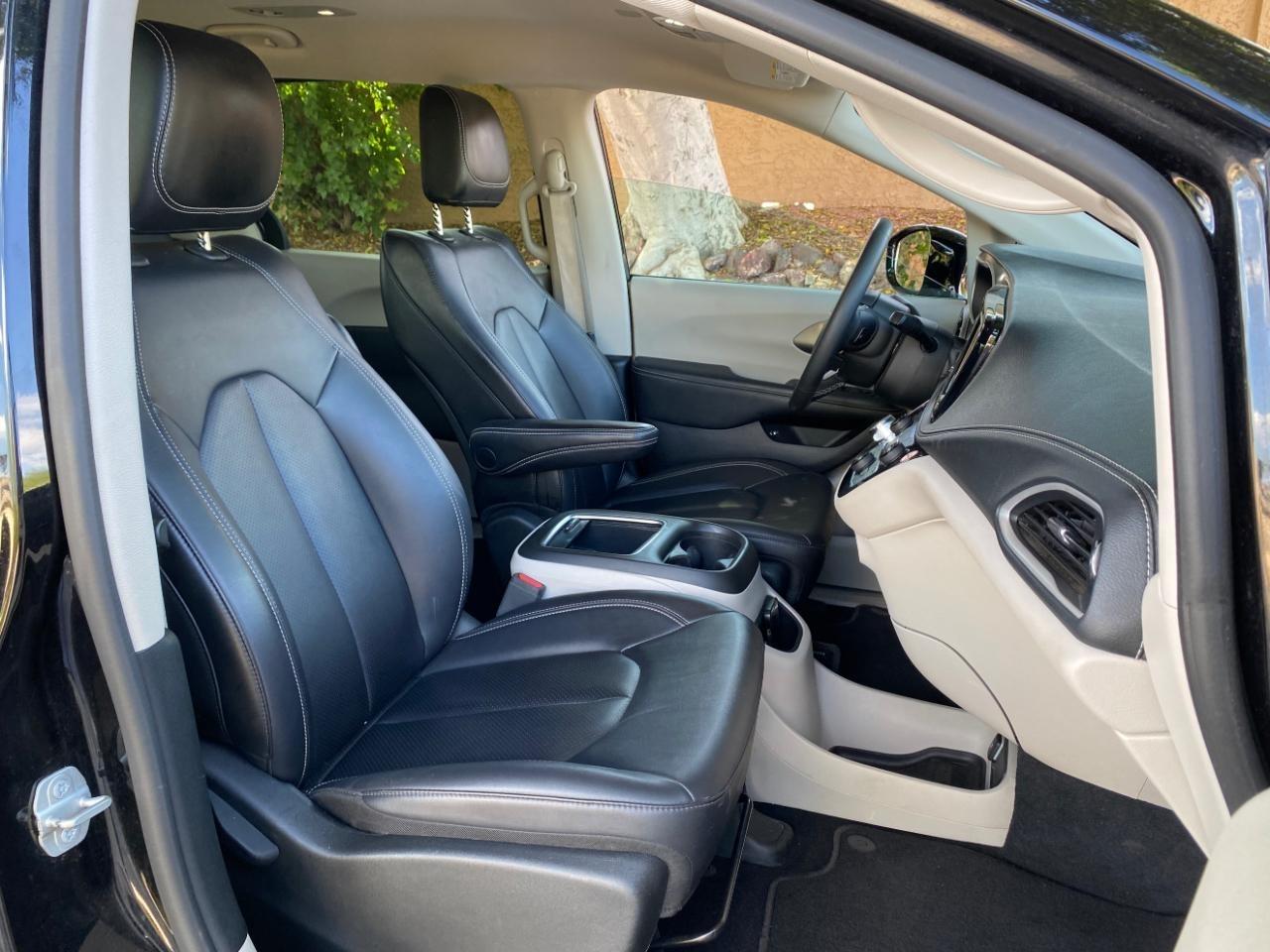 Chrysler Pacifica Hybrid Select 2024