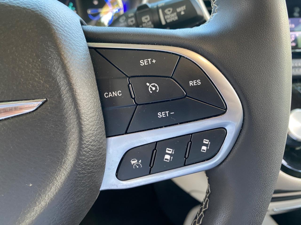 Chrysler Pacifica Hybrid Select 2024
