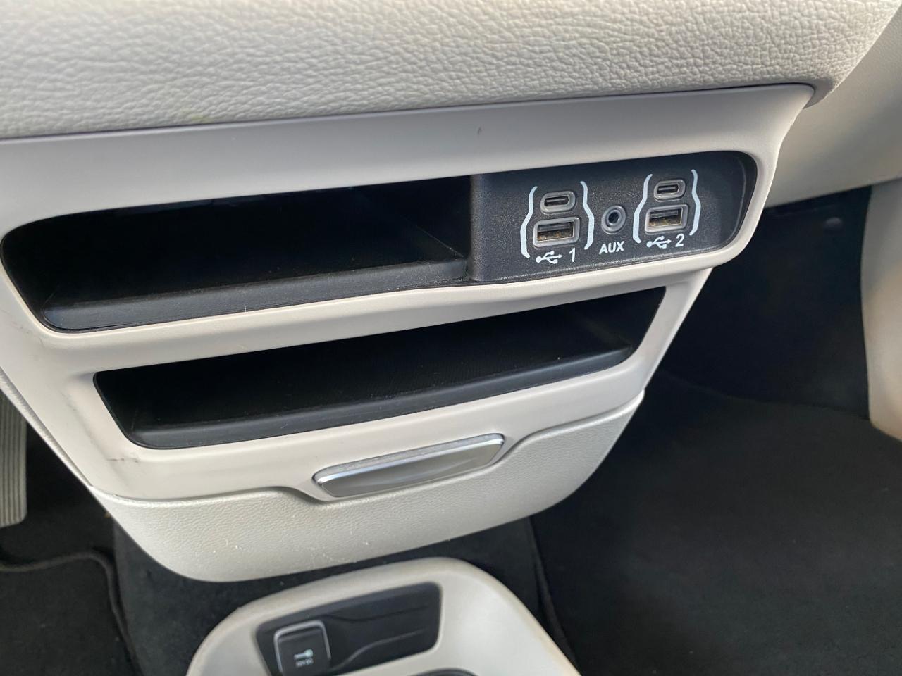 Chrysler Pacifica Hybrid Select 2024