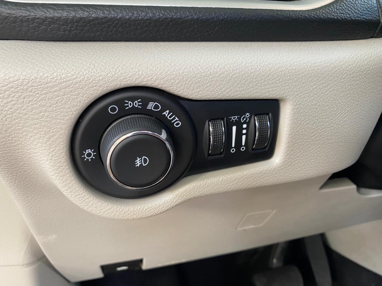 Chrysler Pacifica Hybrid Select 2024