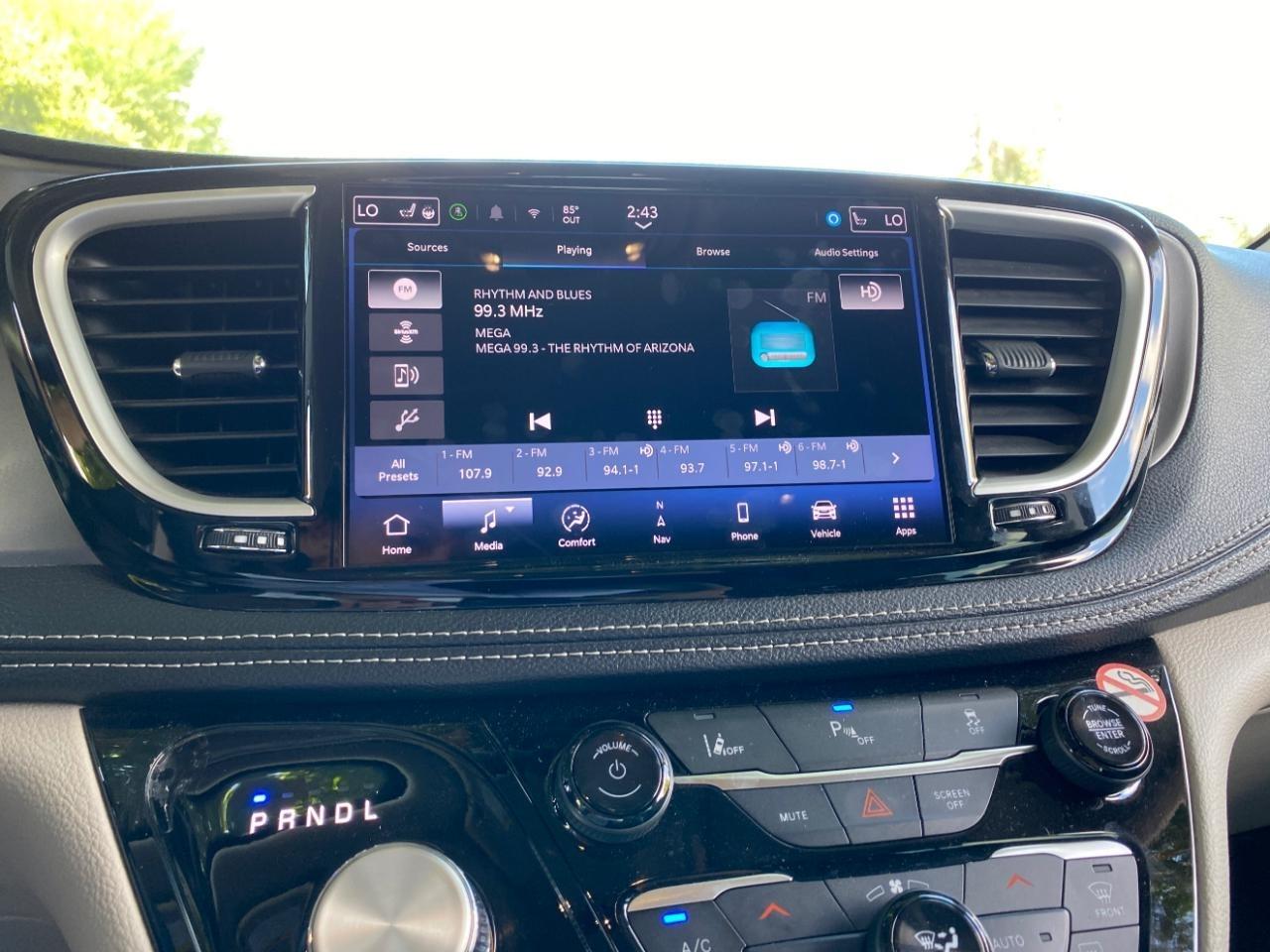 Chrysler Pacifica Hybrid Select 2024