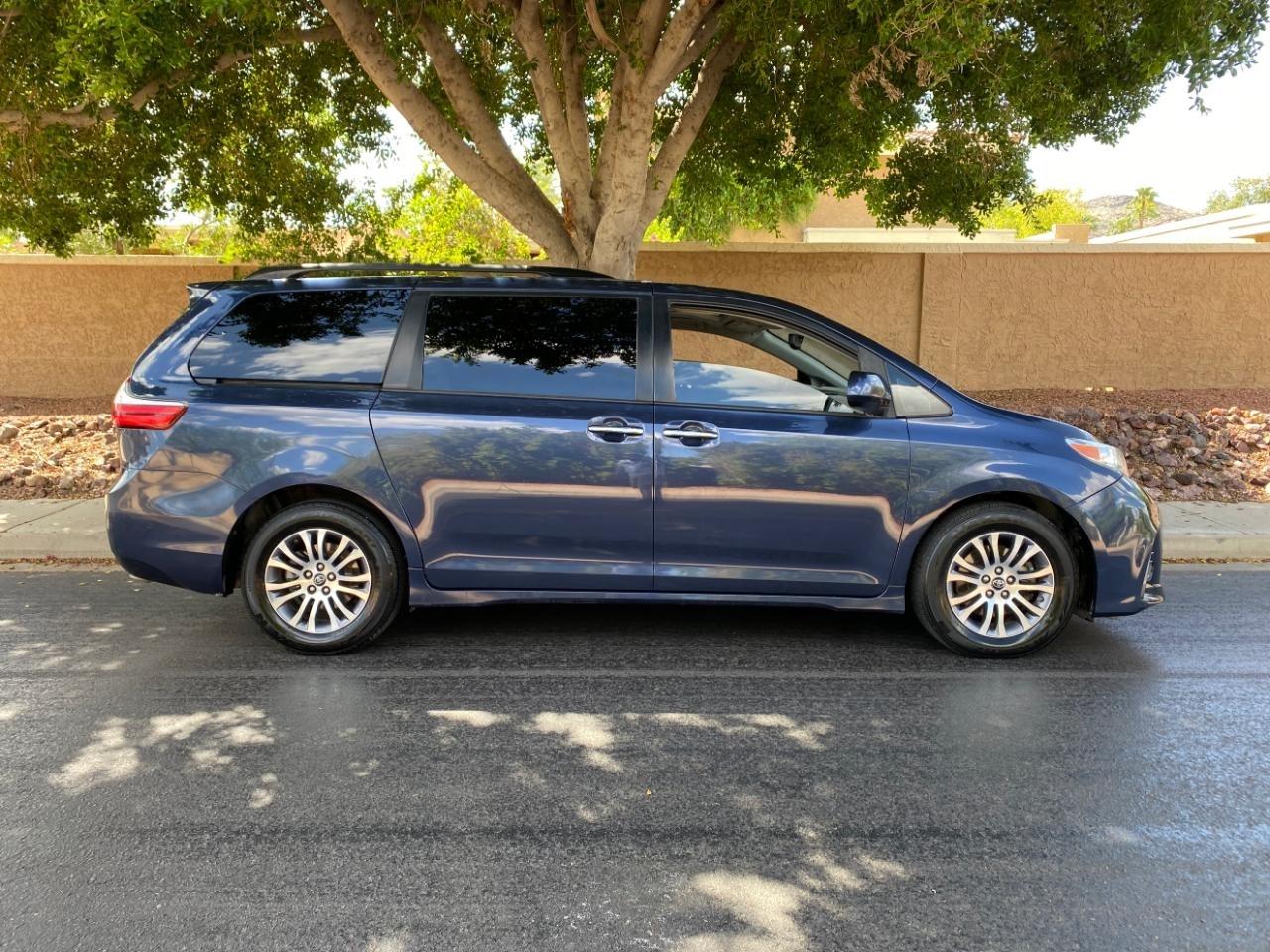 Toyota Sienna Limited Premium 7-Passenger 2018