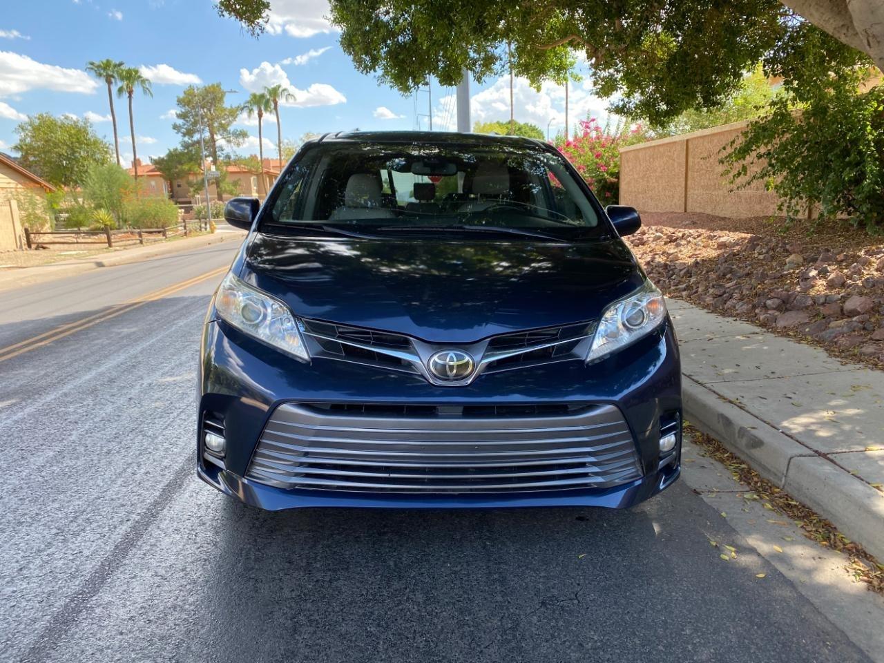 Toyota Sienna Limited Premium 7-Passenger 2018