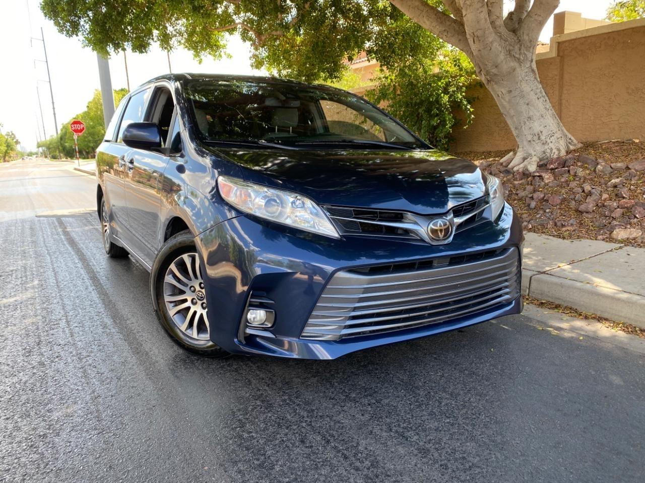 Toyota Sienna Limited Premium 7-Passenger 2018