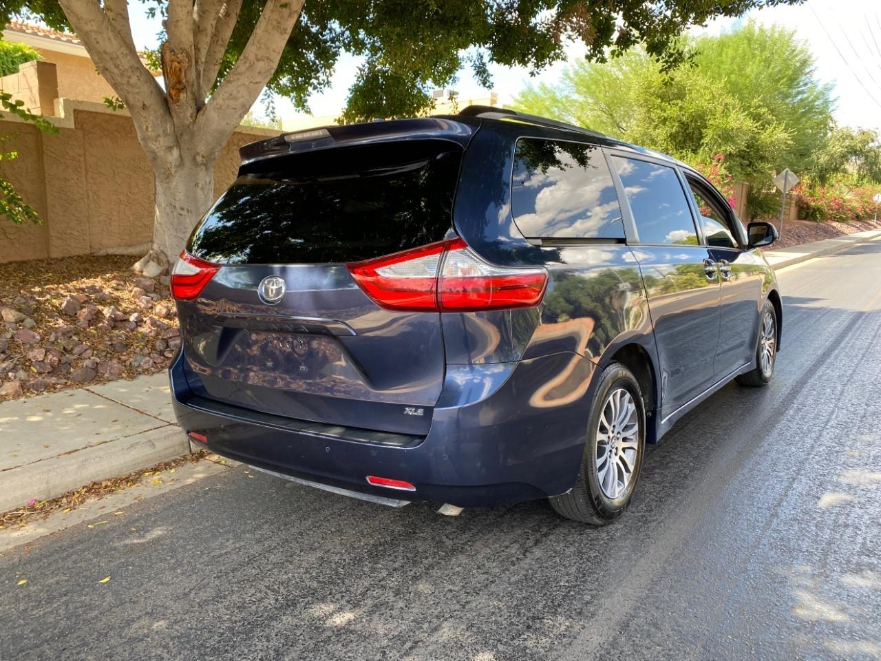 Toyota Sienna Limited Premium 7-Passenger 2018