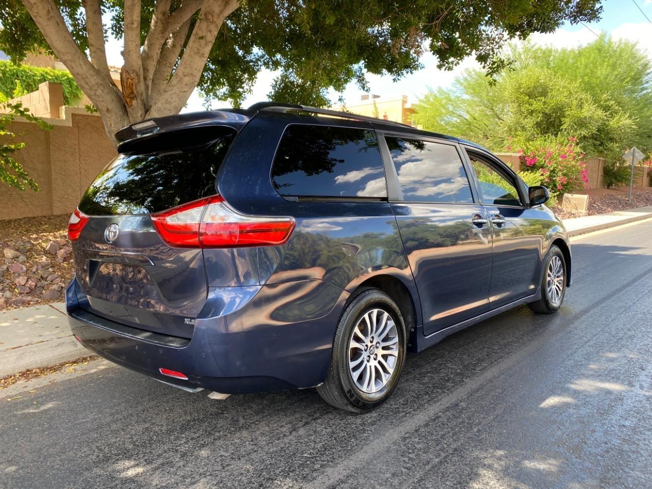 Toyota Sienna Limited Premium 7-Passenger 2018