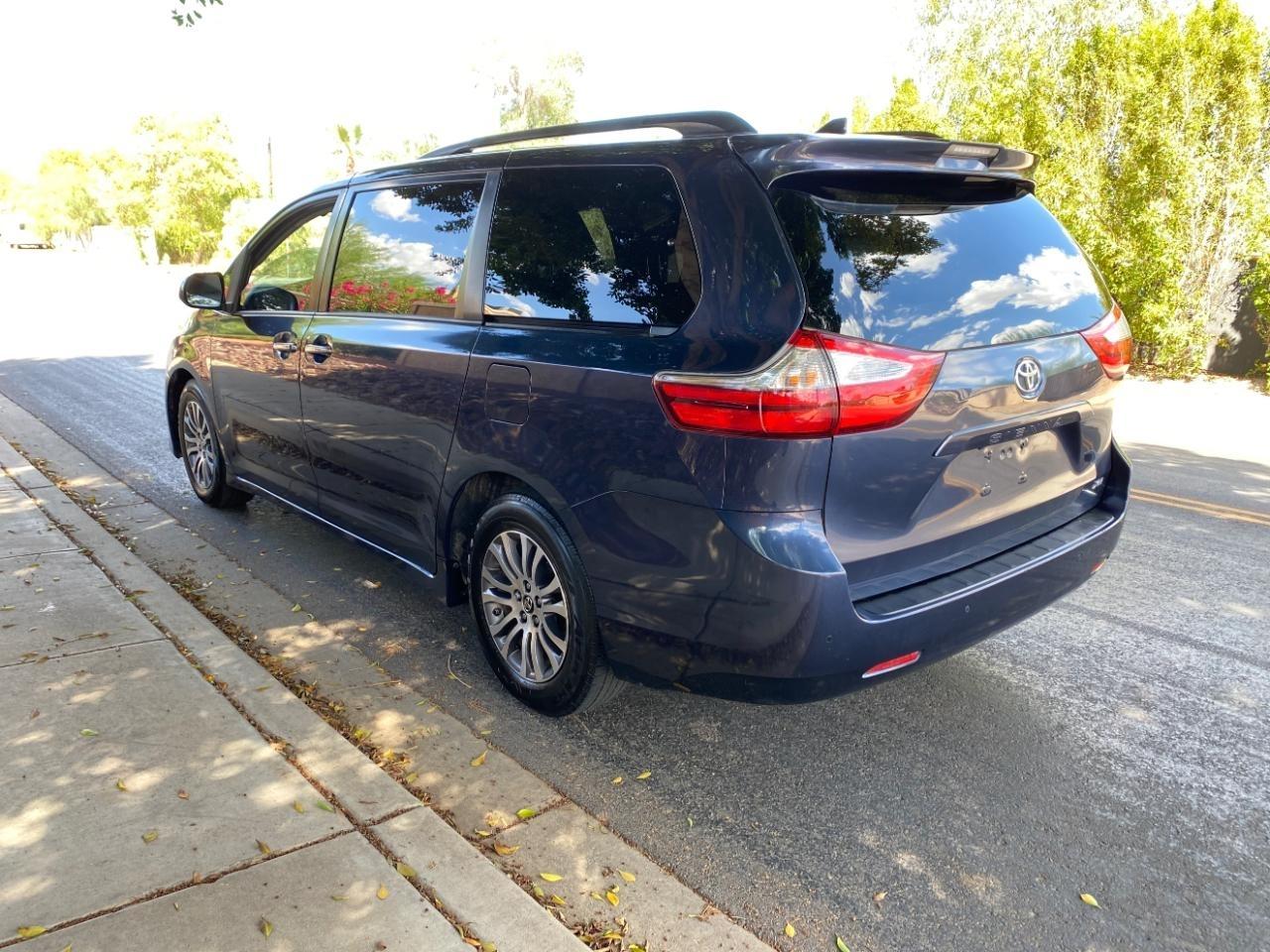 Toyota Sienna Limited Premium 7-Passenger 2018