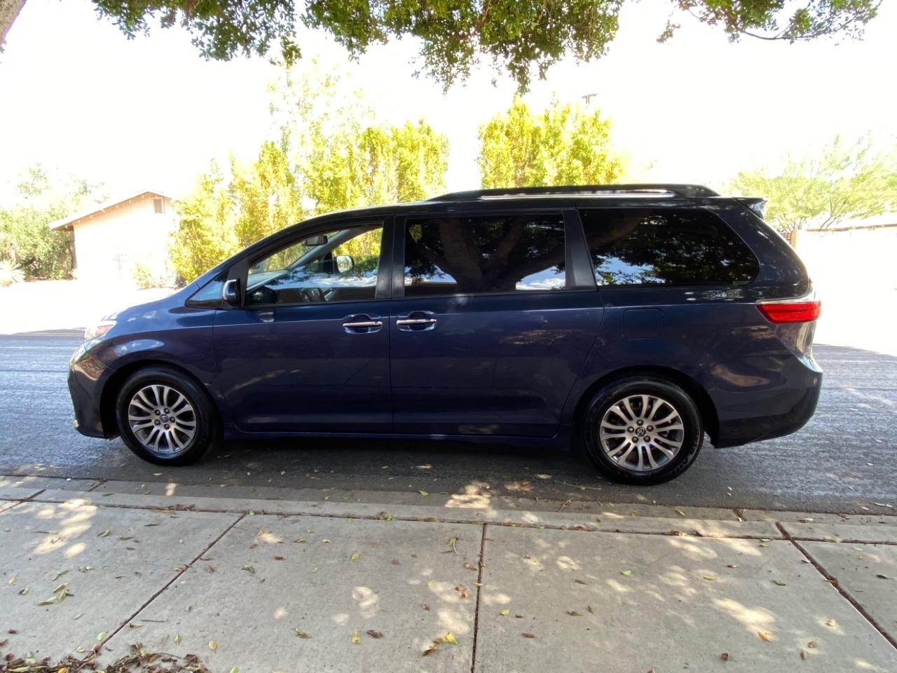 Toyota Sienna Limited Premium 7-Passenger 2018