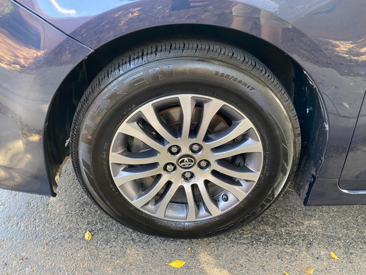 Toyota Sienna Limited Premium 7-Passenger 2018