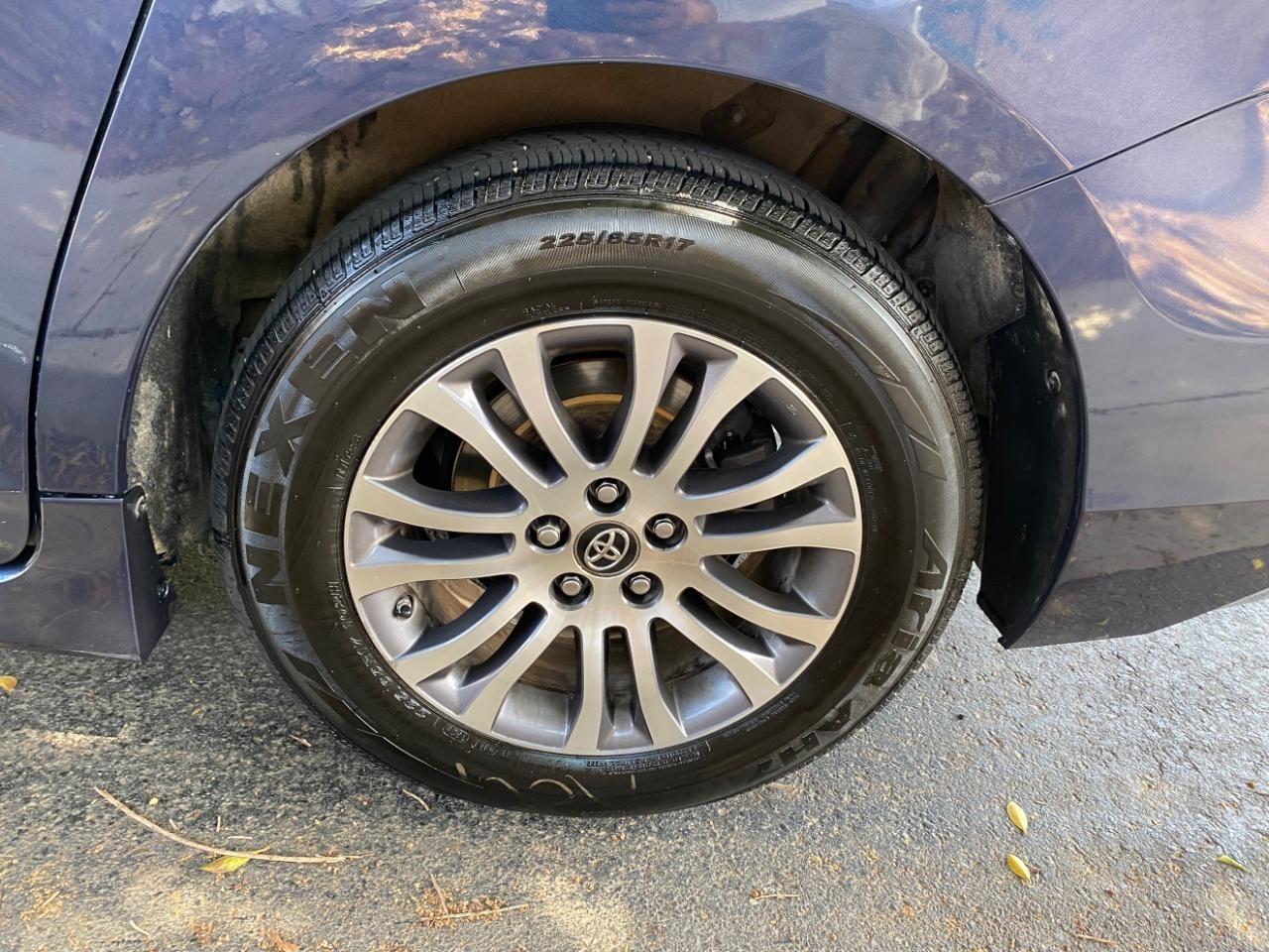 Toyota Sienna Limited Premium 7-Passenger 2018