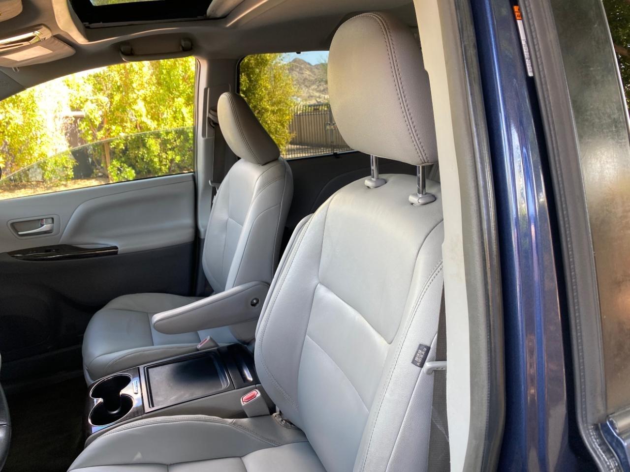 Toyota Sienna Limited Premium 7-Passenger 2018