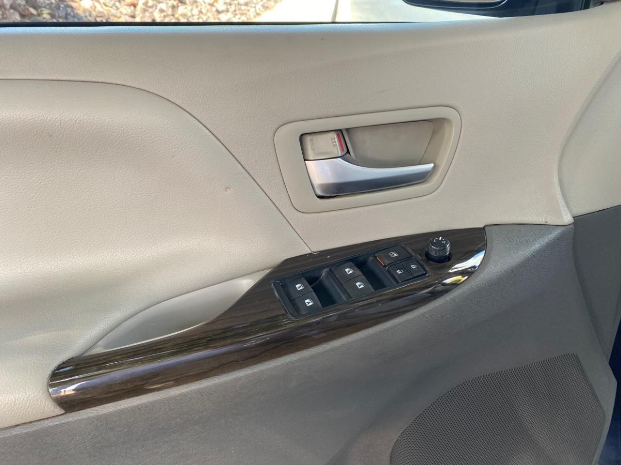 Toyota Sienna Limited Premium 7-Passenger 2018