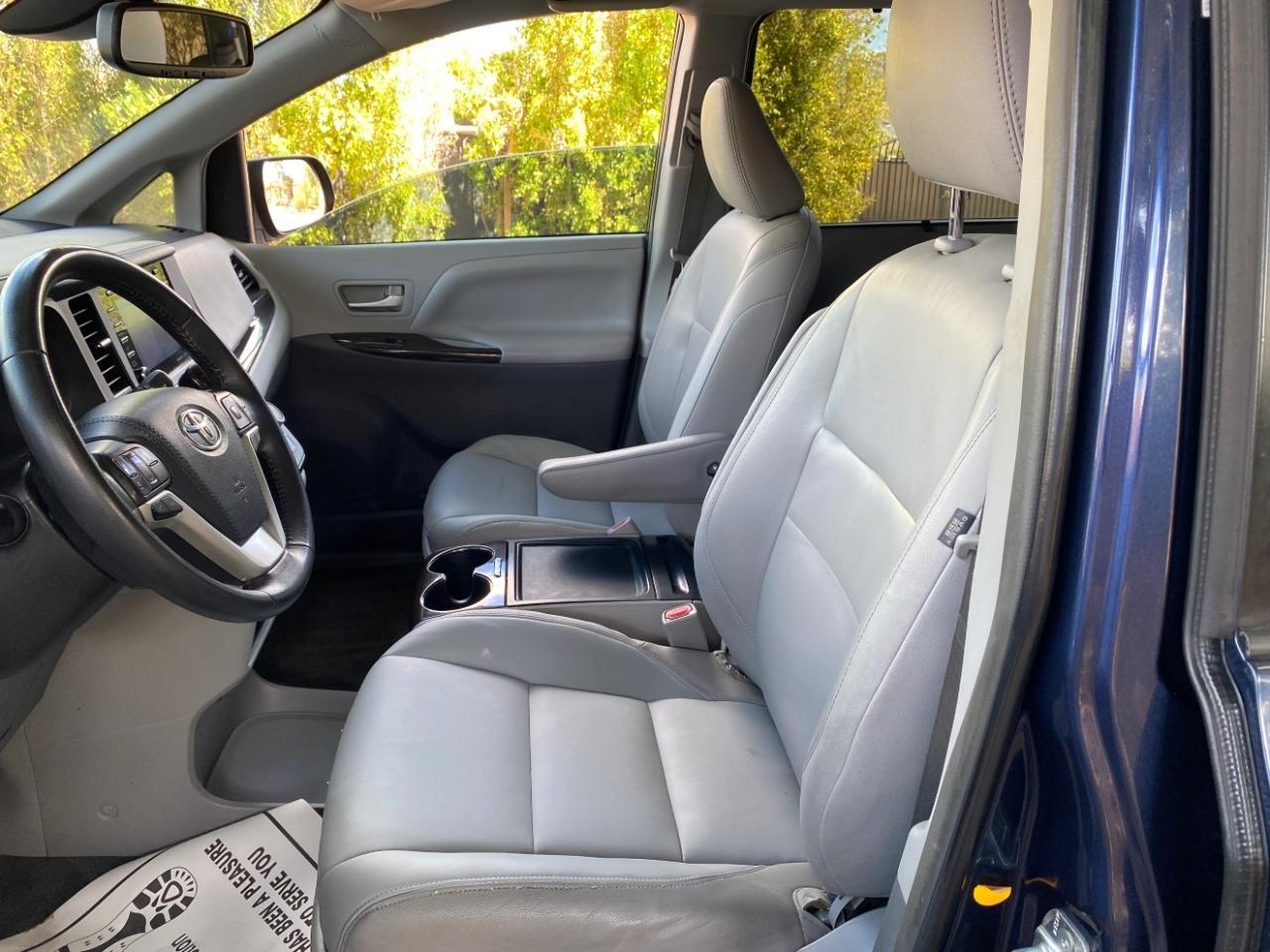 Toyota Sienna Limited Premium 7-Passenger 2018