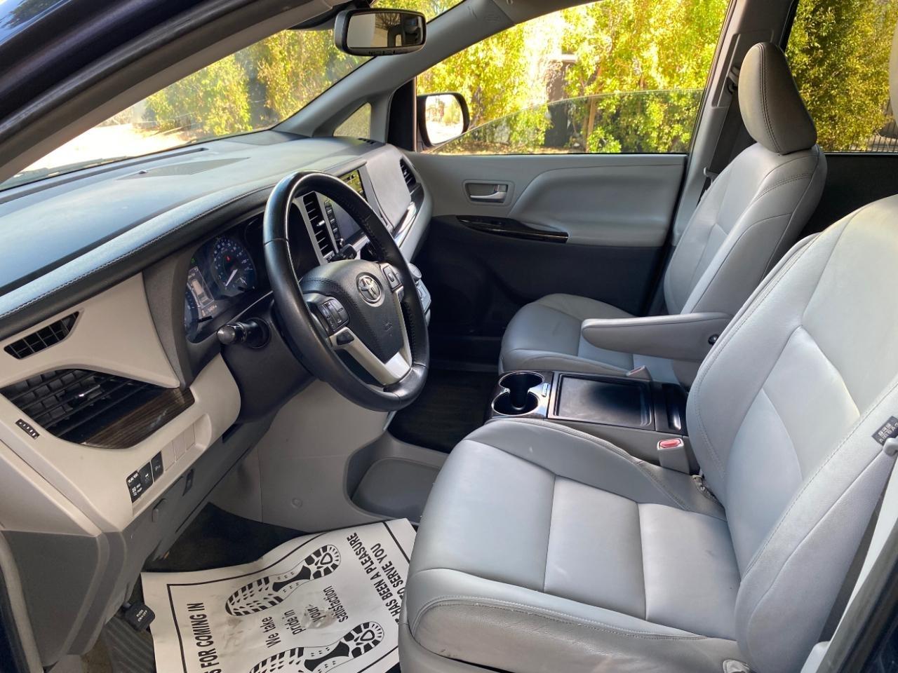 Toyota Sienna Limited Premium 7-Passenger 2018