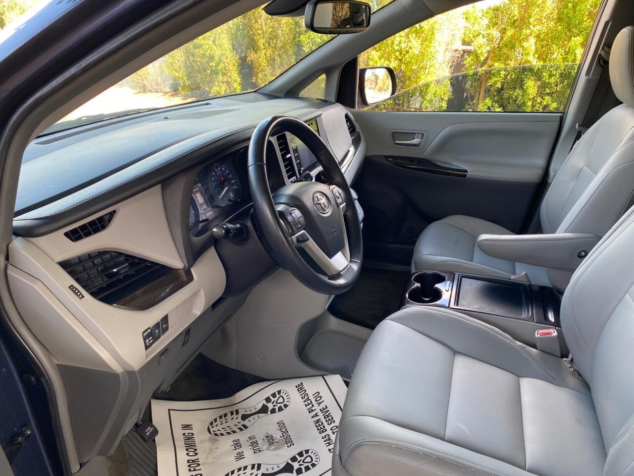 Toyota Sienna Limited Premium 7-Passenger 2018