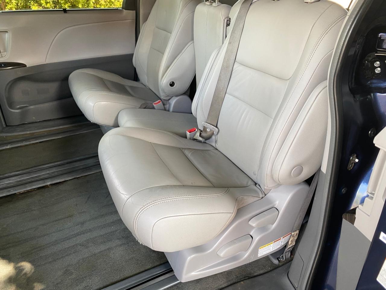 Toyota Sienna Limited Premium 7-Passenger 2018