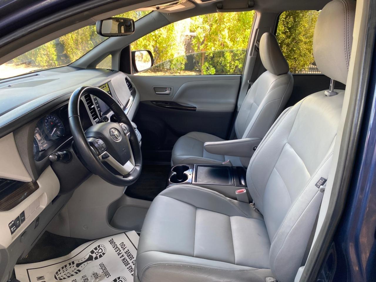 Toyota Sienna Limited Premium 7-Passenger 2018