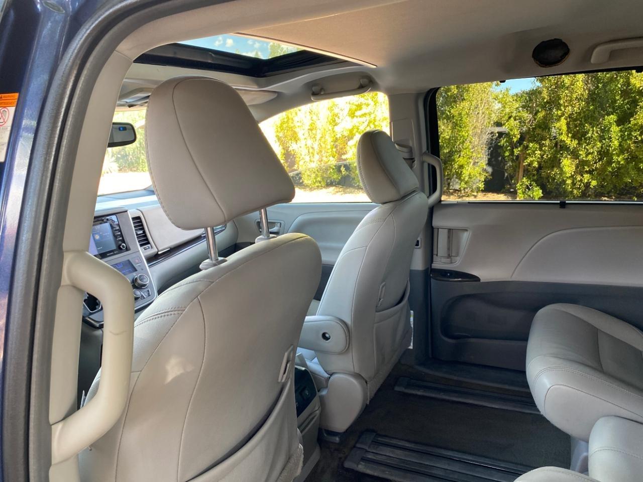 Toyota Sienna Limited Premium 7-Passenger 2018