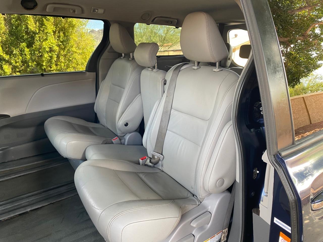 Toyota Sienna Limited Premium 7-Passenger 2018