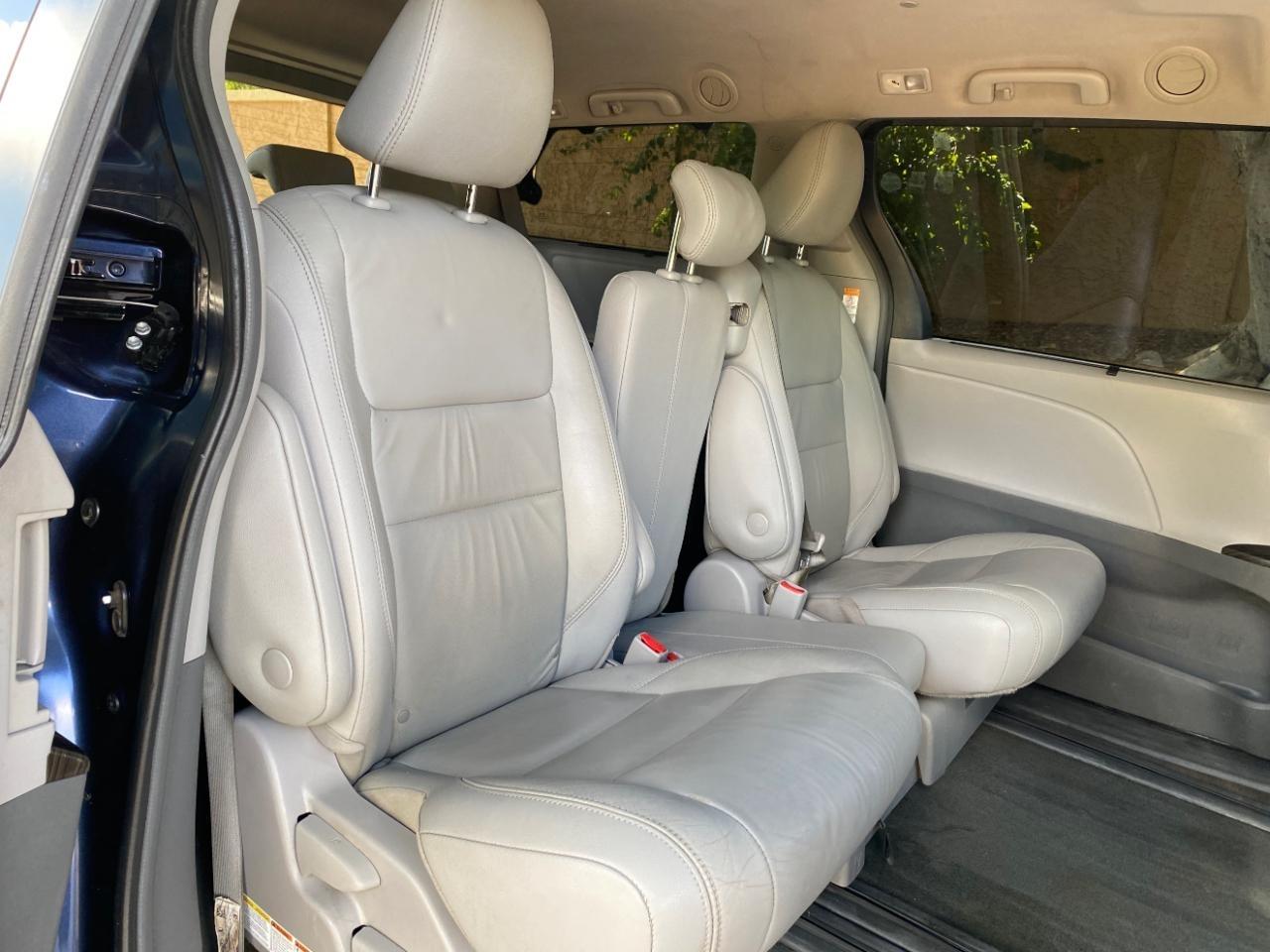 Toyota Sienna Limited Premium 7-Passenger 2018