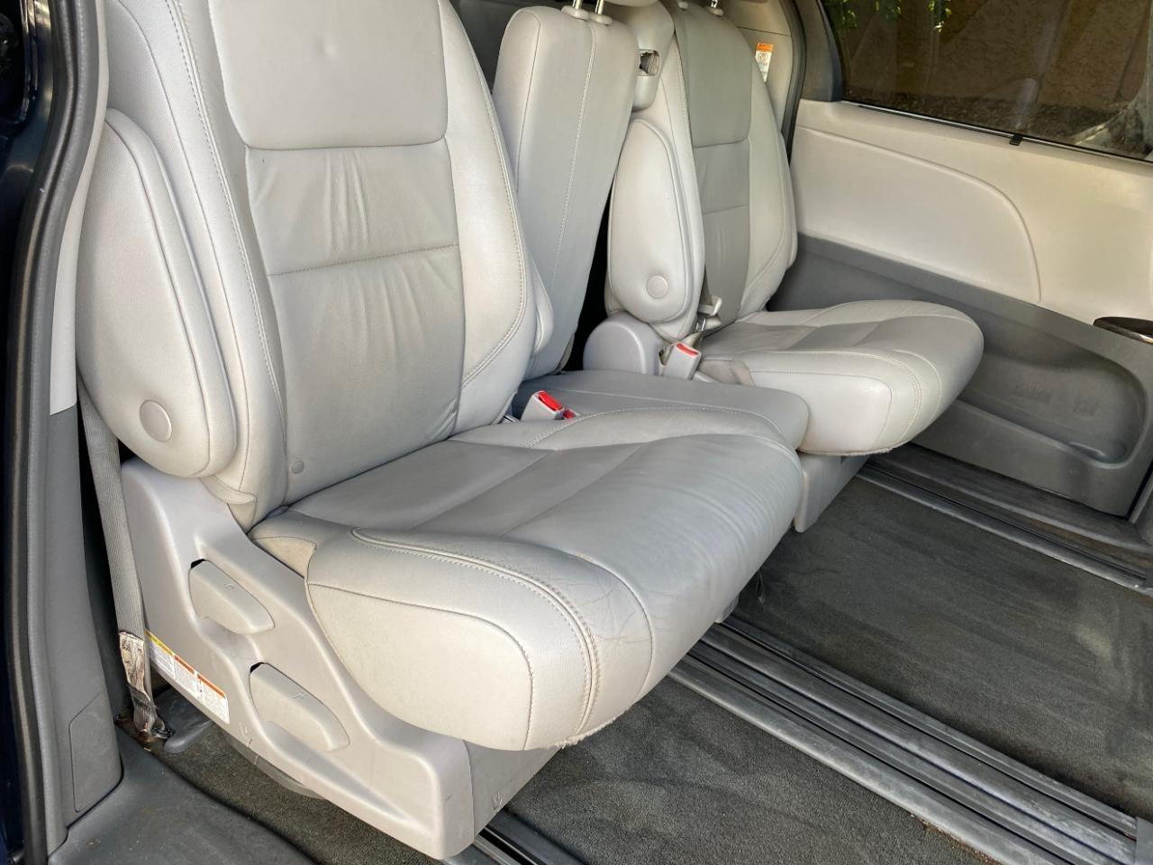 Toyota Sienna Limited Premium 7-Passenger 2018